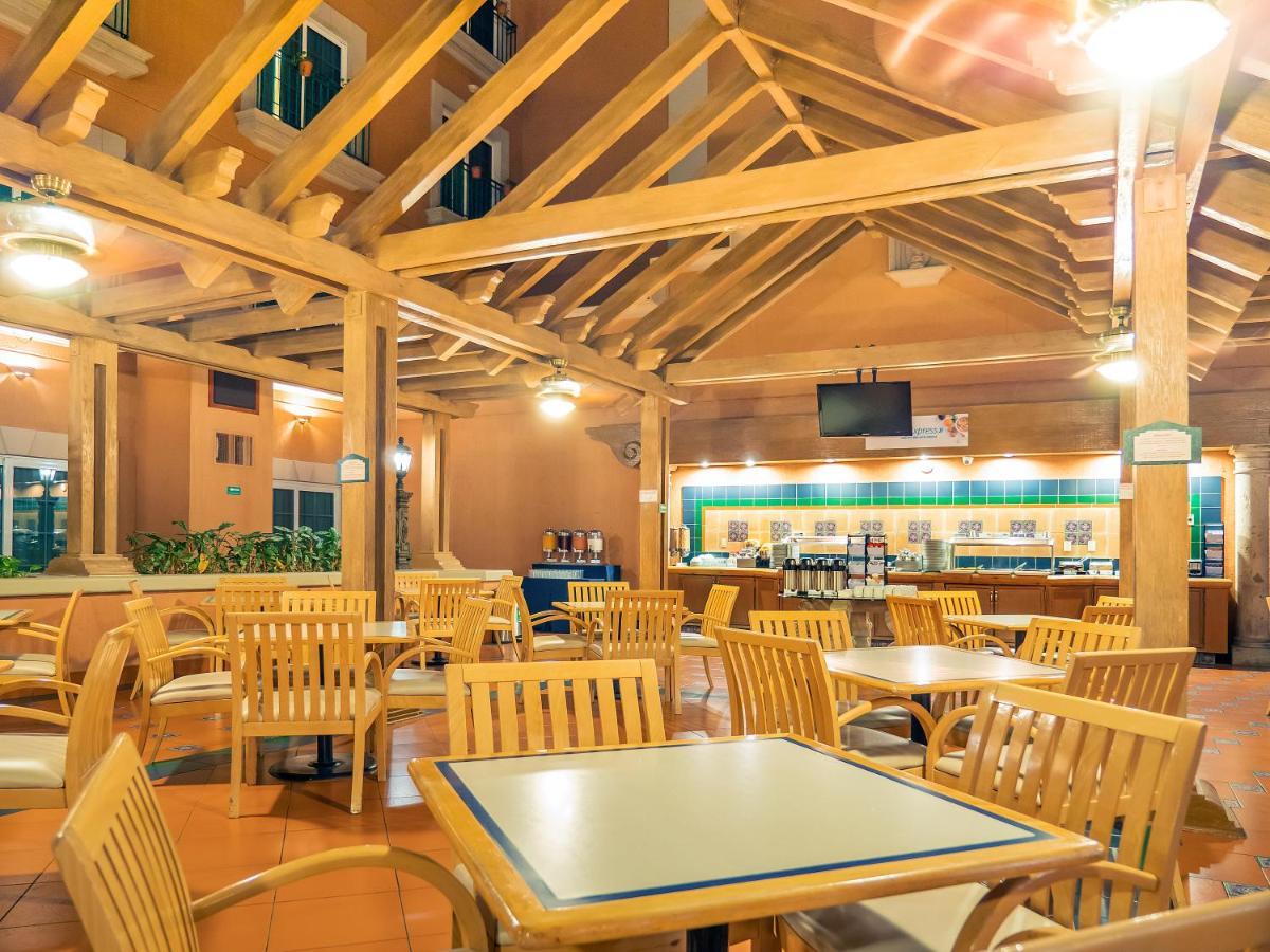 Holiday Inn Express Torreon By Ihg Zewnętrze zdjęcie