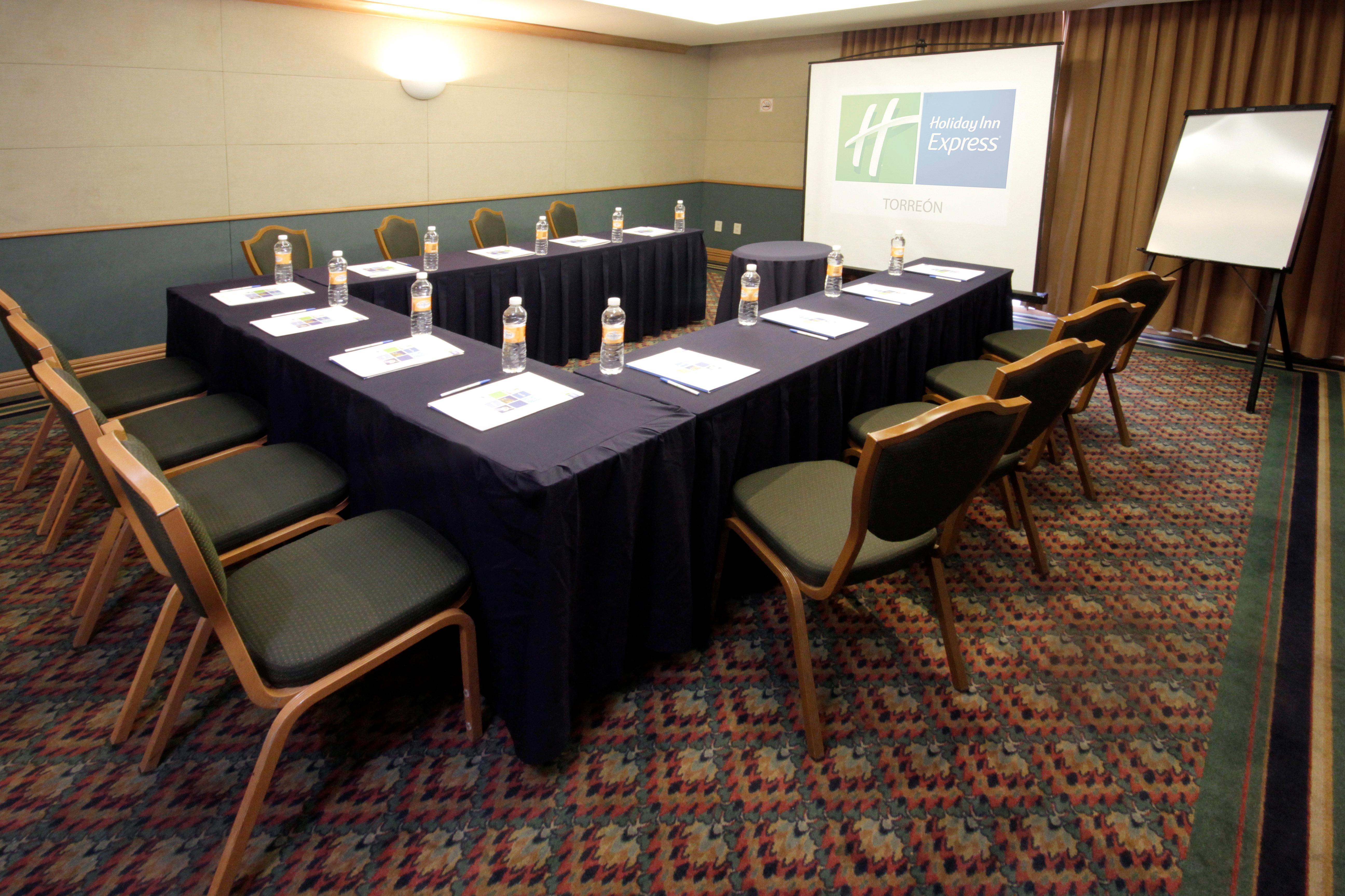 Holiday Inn Express Torreon By Ihg Zewnętrze zdjęcie