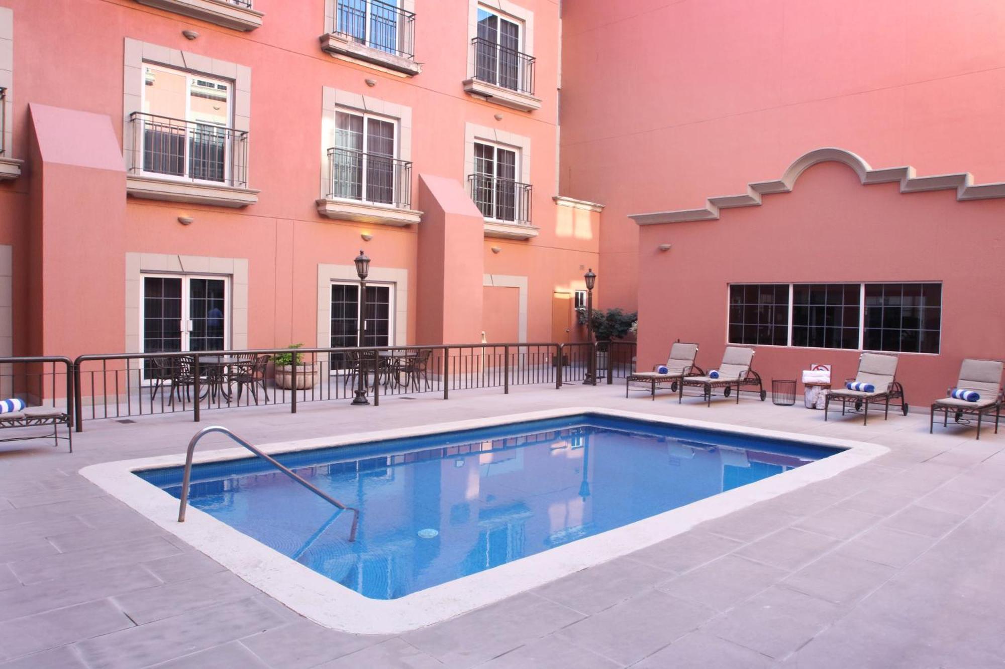 Holiday Inn Express Torreon By Ihg Zewnętrze zdjęcie